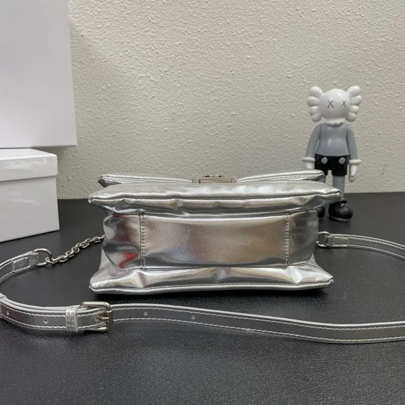 All categories Official website "Brand Women's Bags" Women's Bags 💙 MK replica MK, fine imitation MK bags, MK handbags, 2023 official latest version MK cowhide crossbody bag, bag factory, original material, size: 23-16-8CM